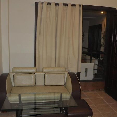 הו צ'י מין סיטי Caroline Hotel מראה חיצוני תמונה