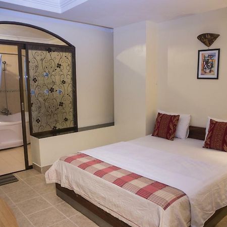 הו צ'י מין סיטי Caroline Hotel מראה חיצוני תמונה